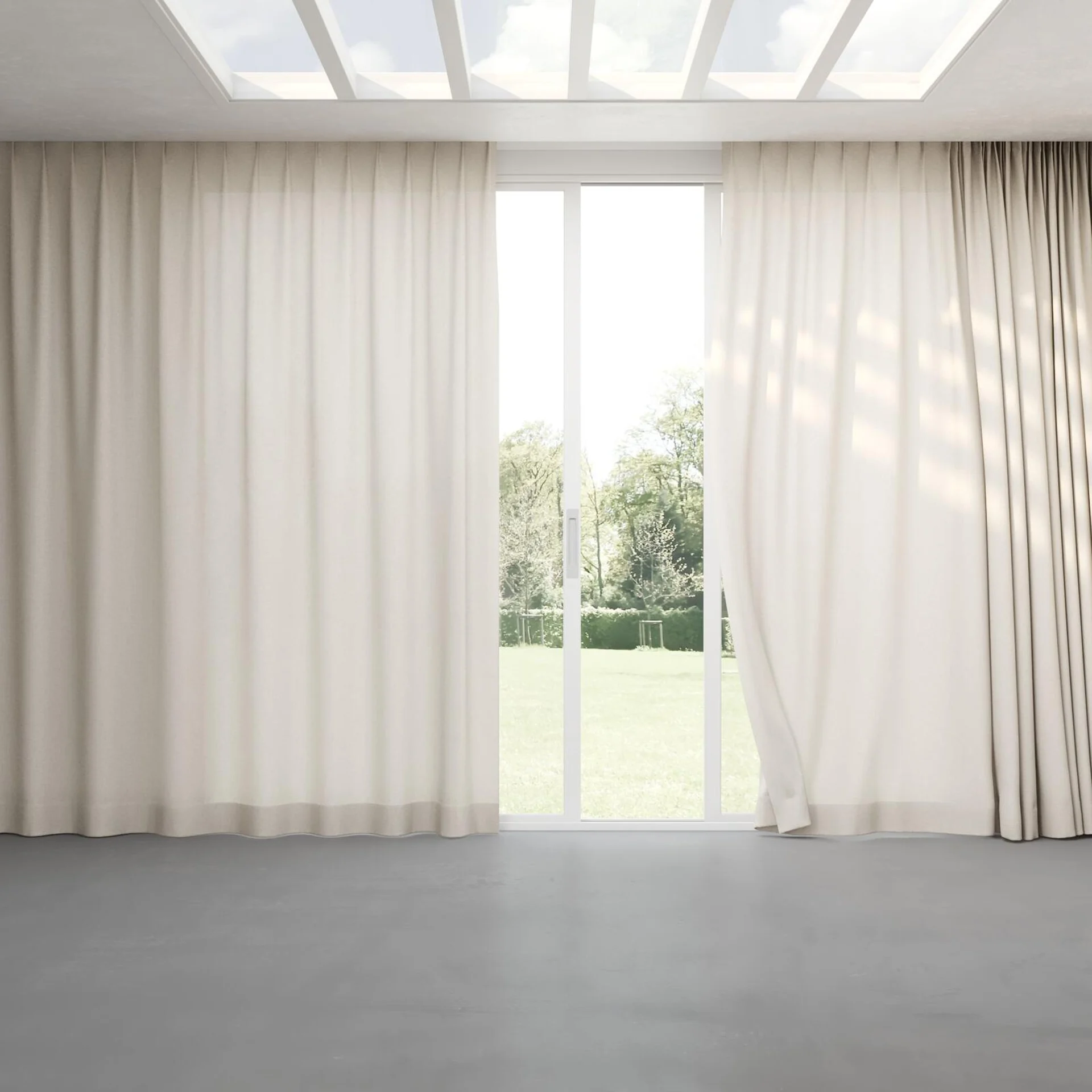 Full view of Envoy 2 Angora 320cm, pinch pleat