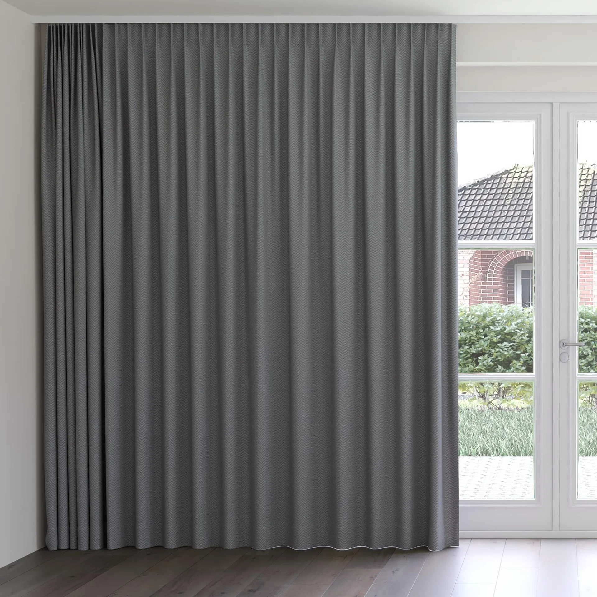 Front view of Saiph Metal, on curtain rail