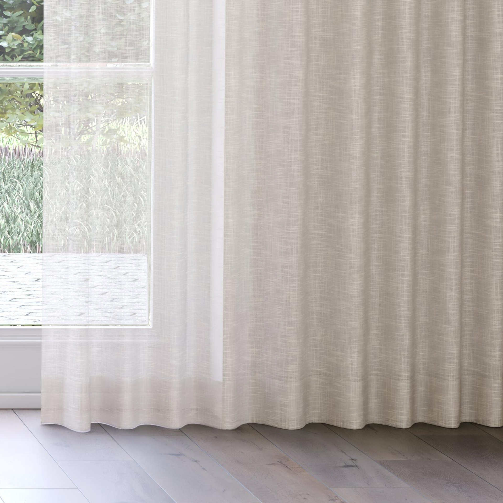 Bottom view of Savina Plaza, on curtain rail