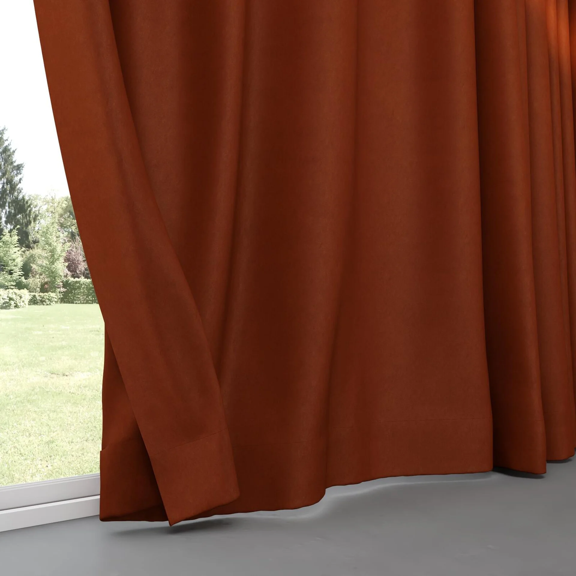 Bottom view of Lech Copper, pinch pleat