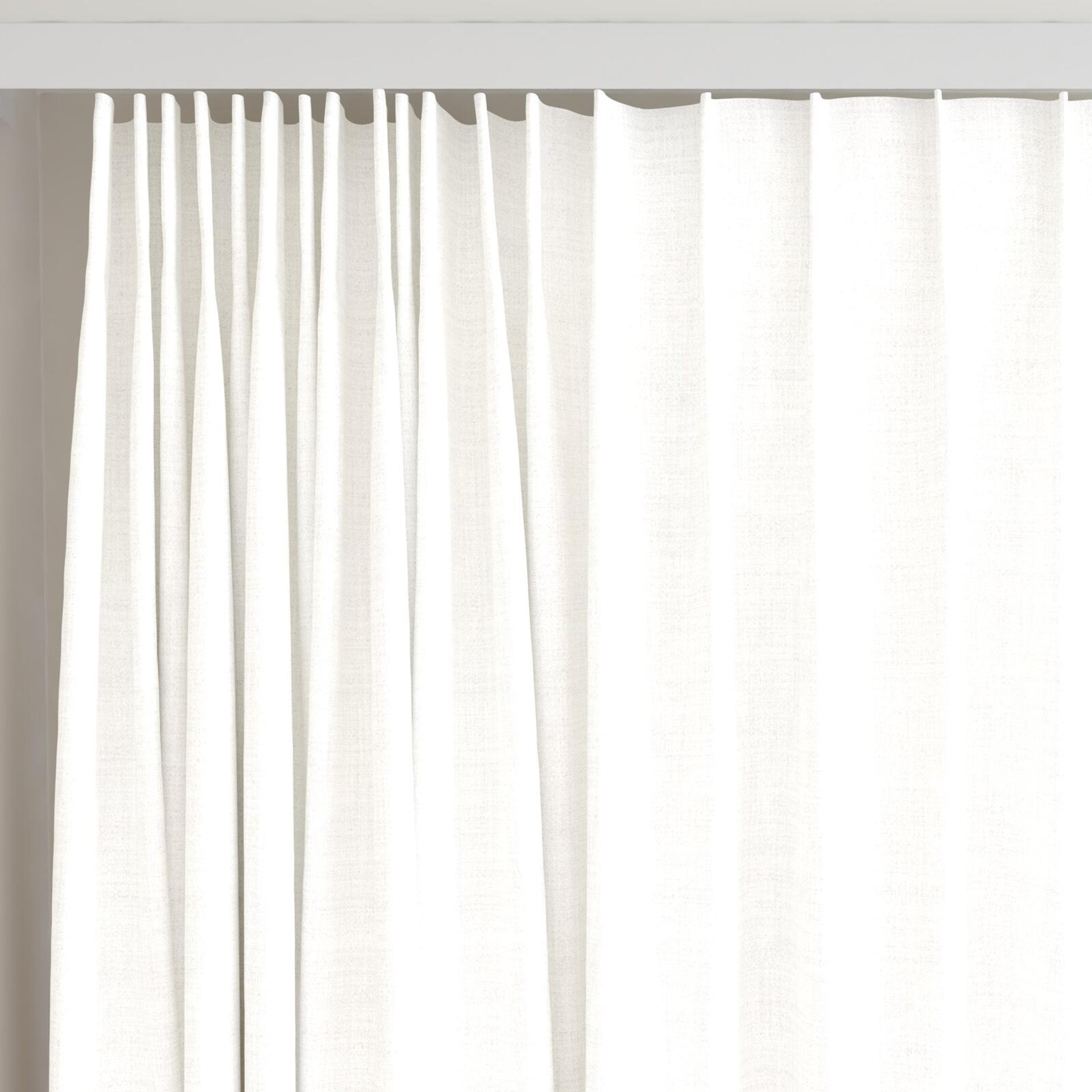 Top view of Keystone Snow, on curtain rail