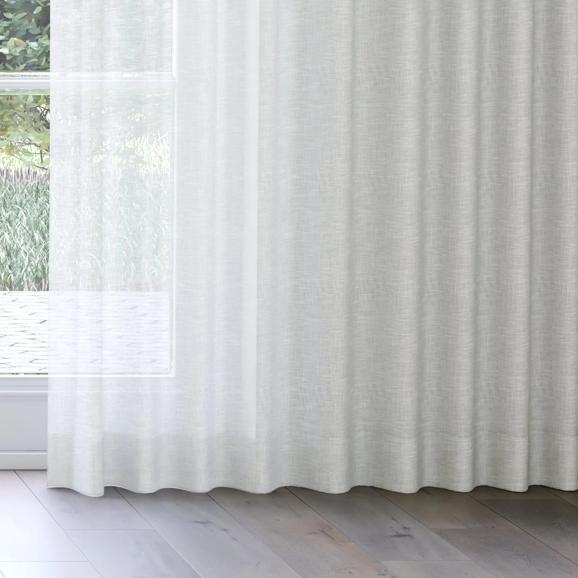 Bottom view of Uno Snow, on curtain rail
