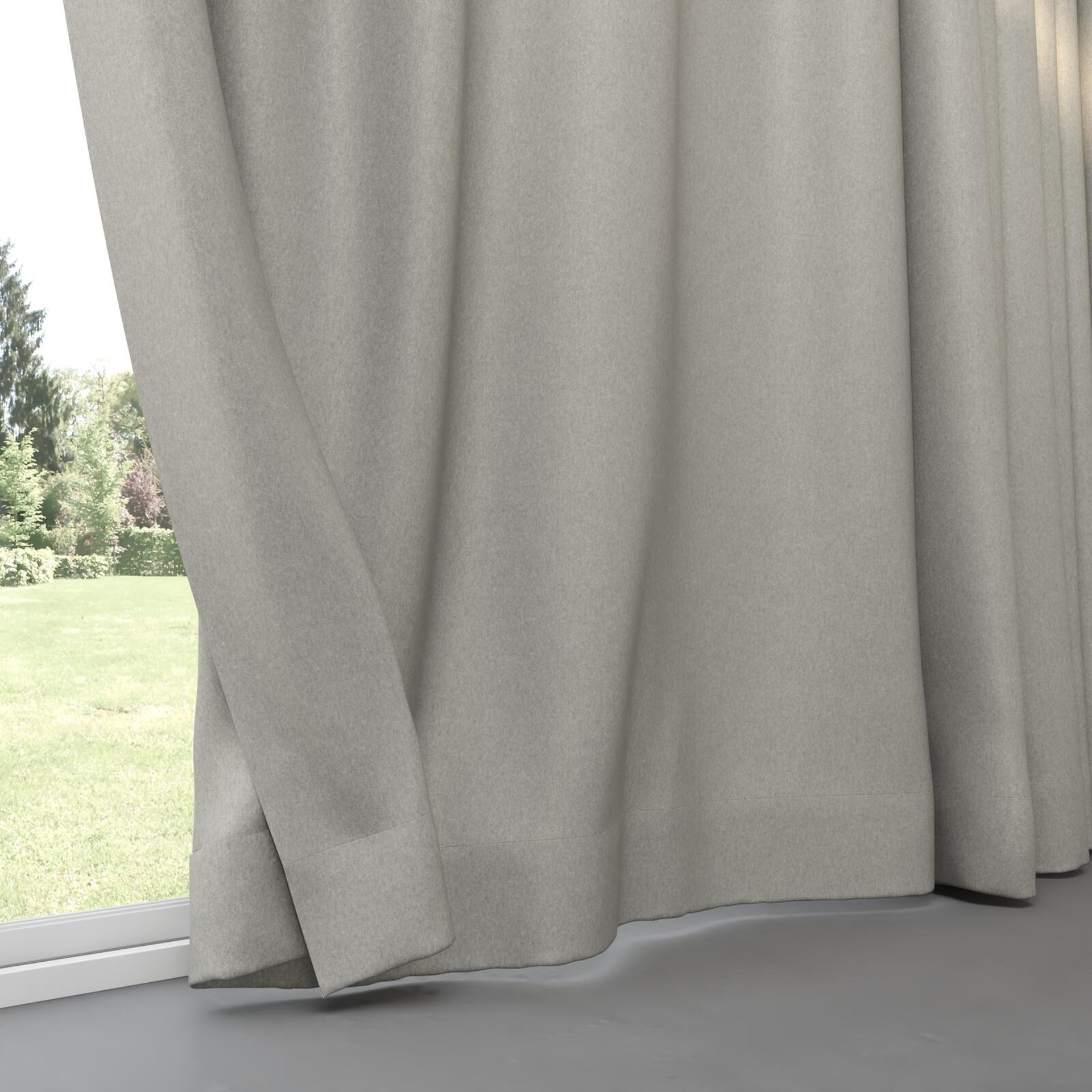 Bottom view of Woolly/Woolen Silver, pinch pleat