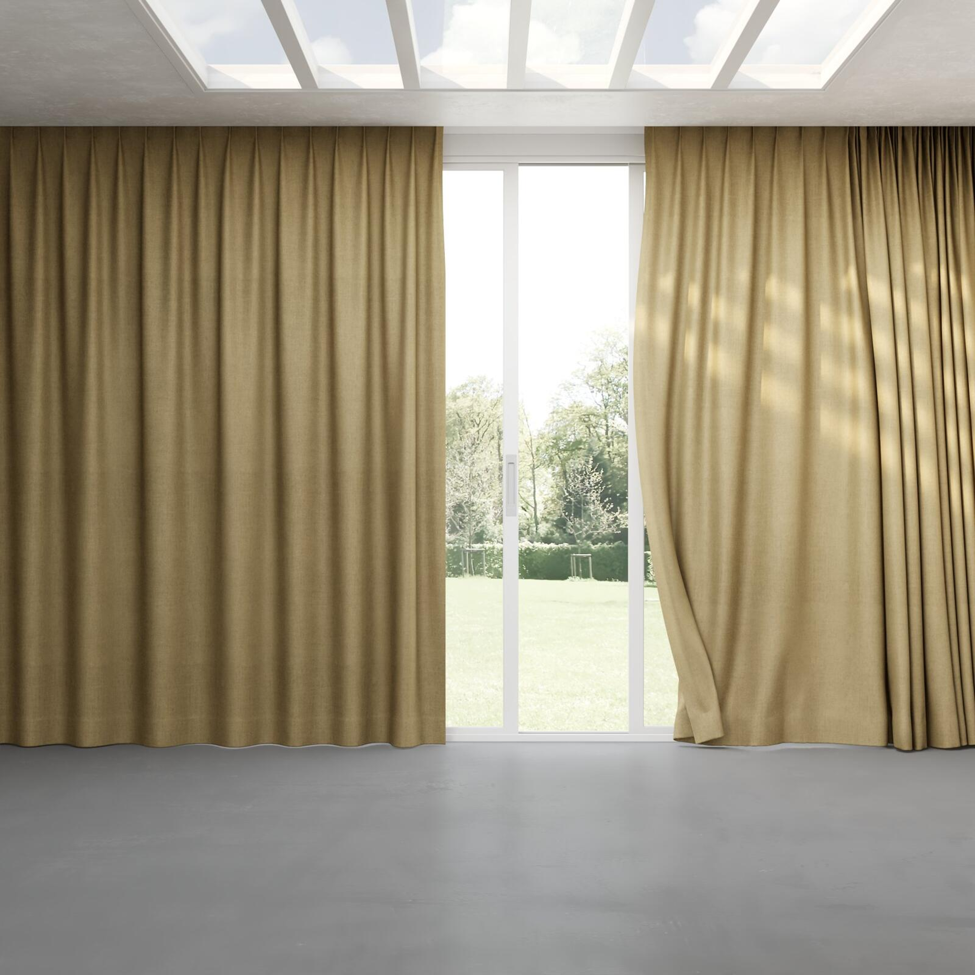 Full view of Monterey String, pinch pleat