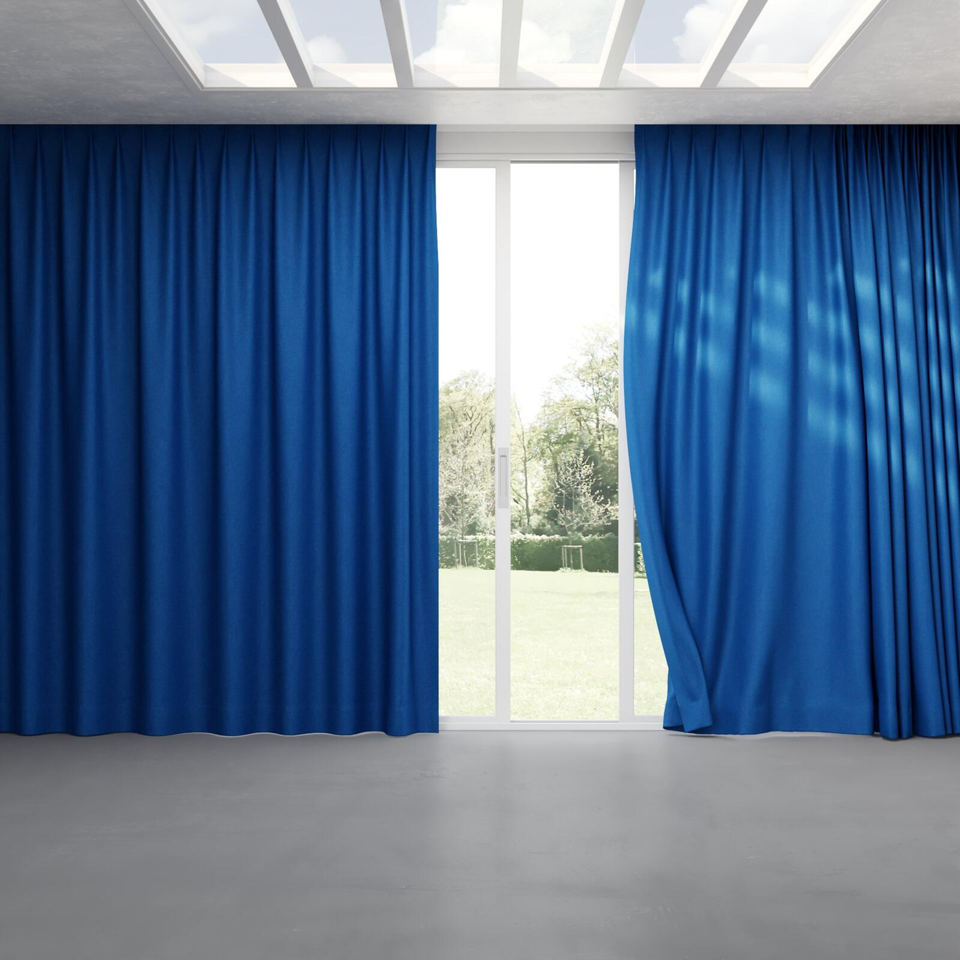 Full view of Perfecto Ocean, pinch pleat