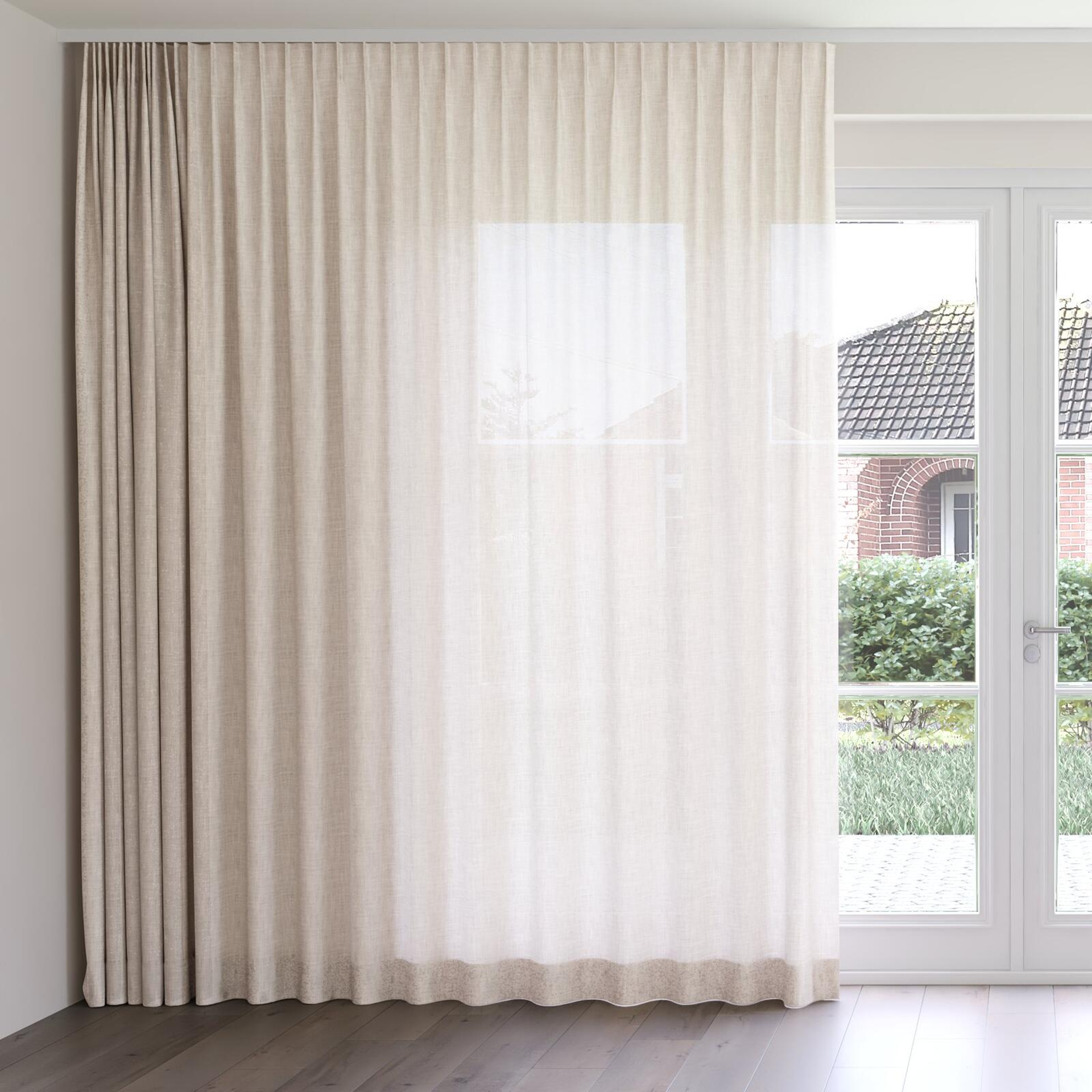 Front view of Motion Pure, on curtain rail