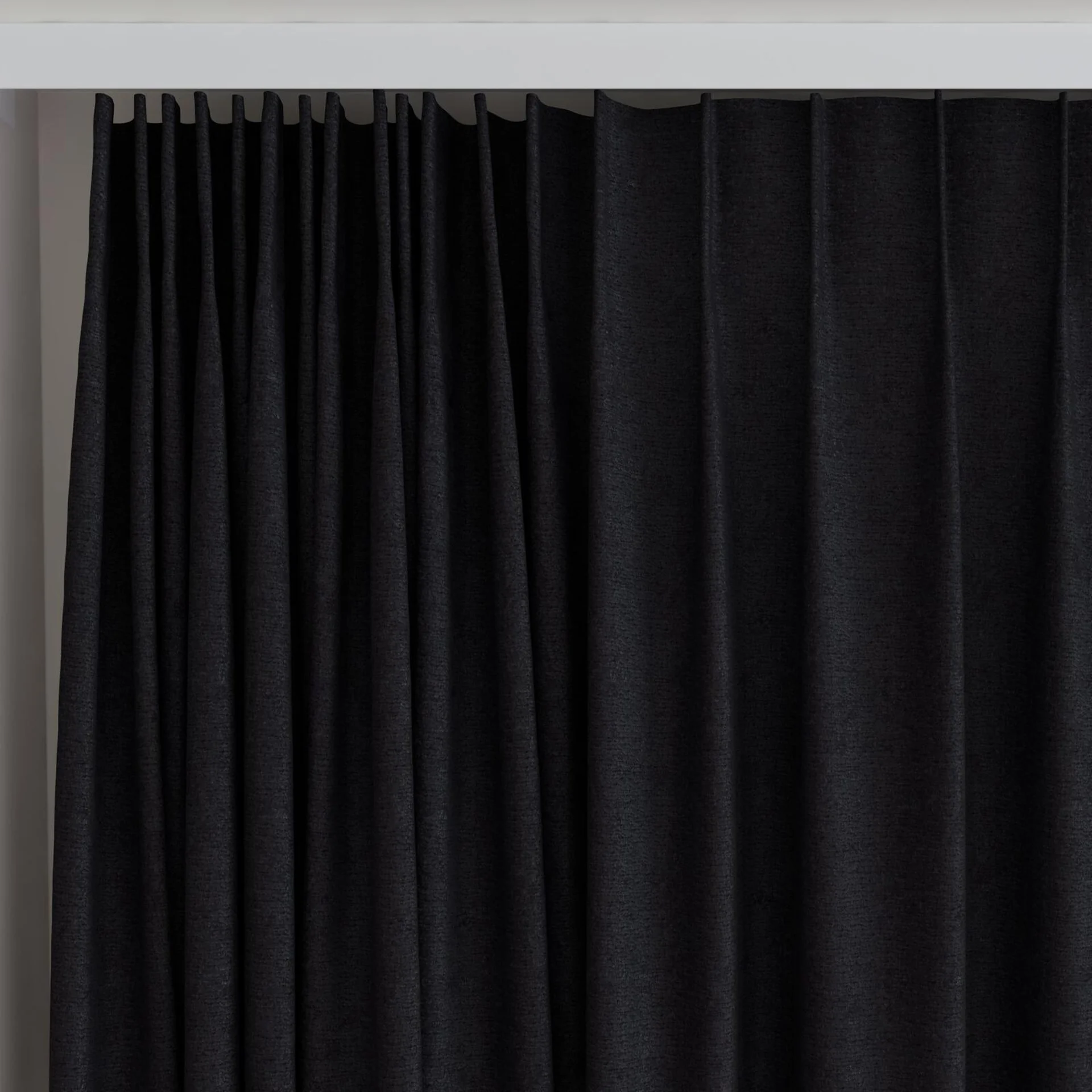Top view of Monsieur Dice, on curtain rail