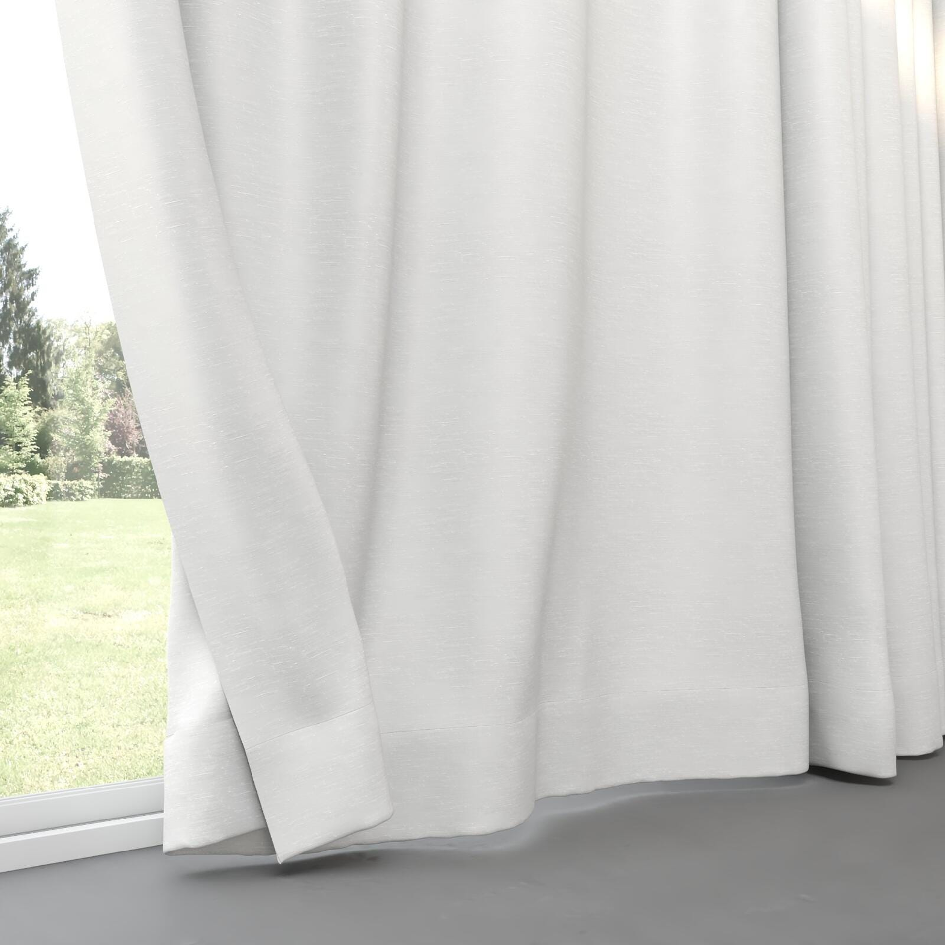 Bottom view of Silk Road Winter Snow, pinch pleat