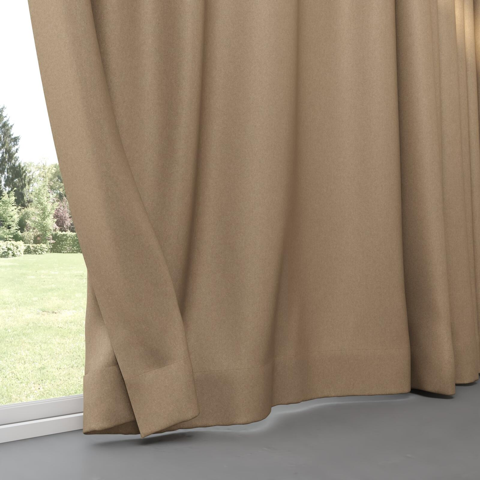 Bottom view of Woolly/Woolen Vintage, pinch pleat