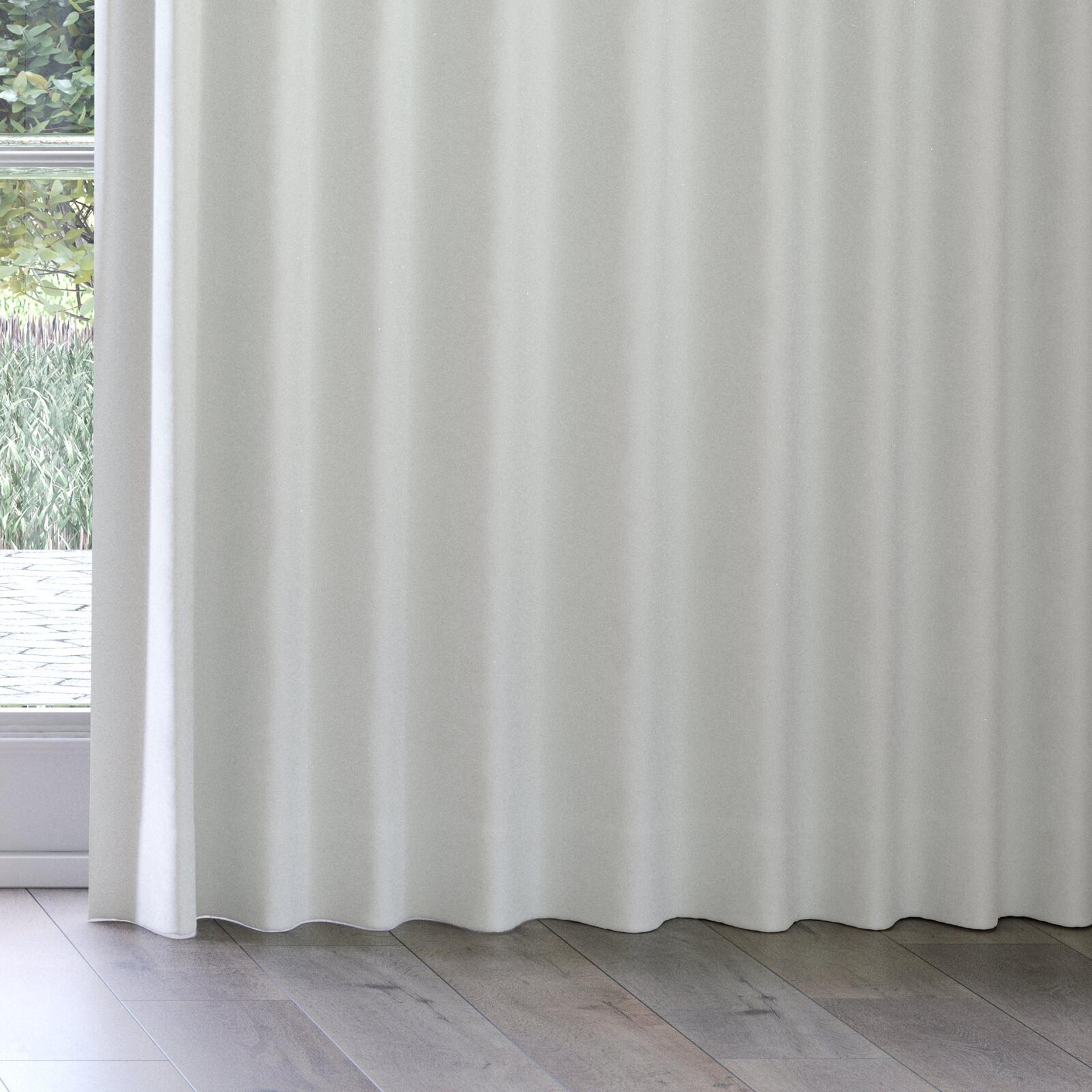 Bottom view of Moon Snow, on curtain rail