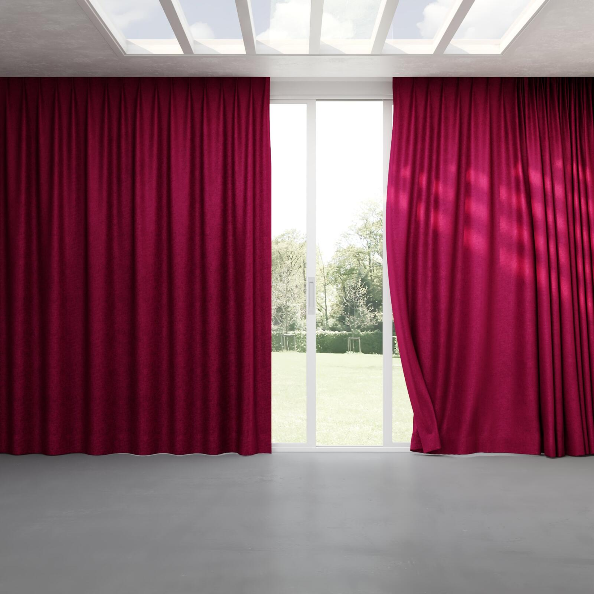 Full view of Hug Peony, pinch pleat
