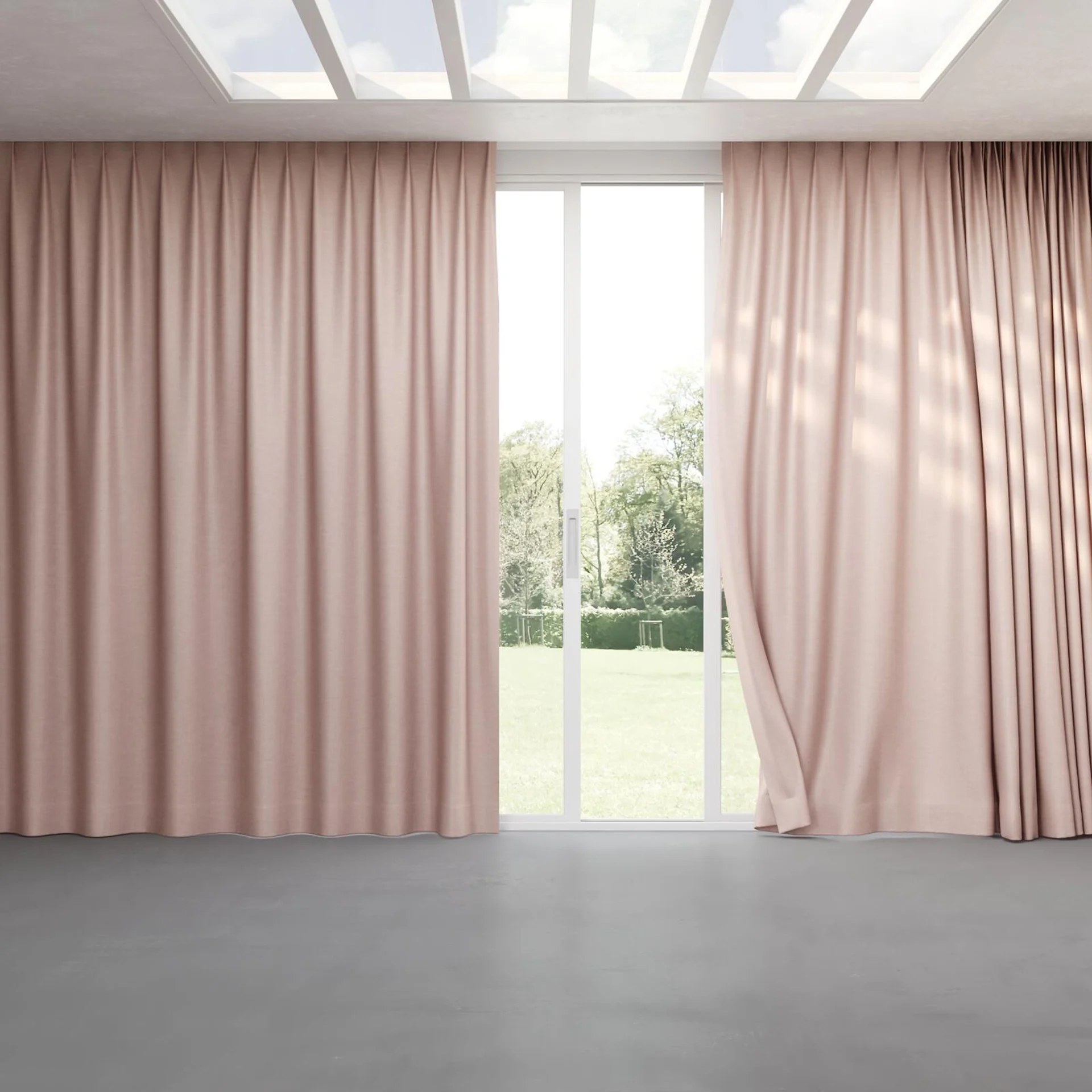 Full view of Tonto Blossom, pinch pleat