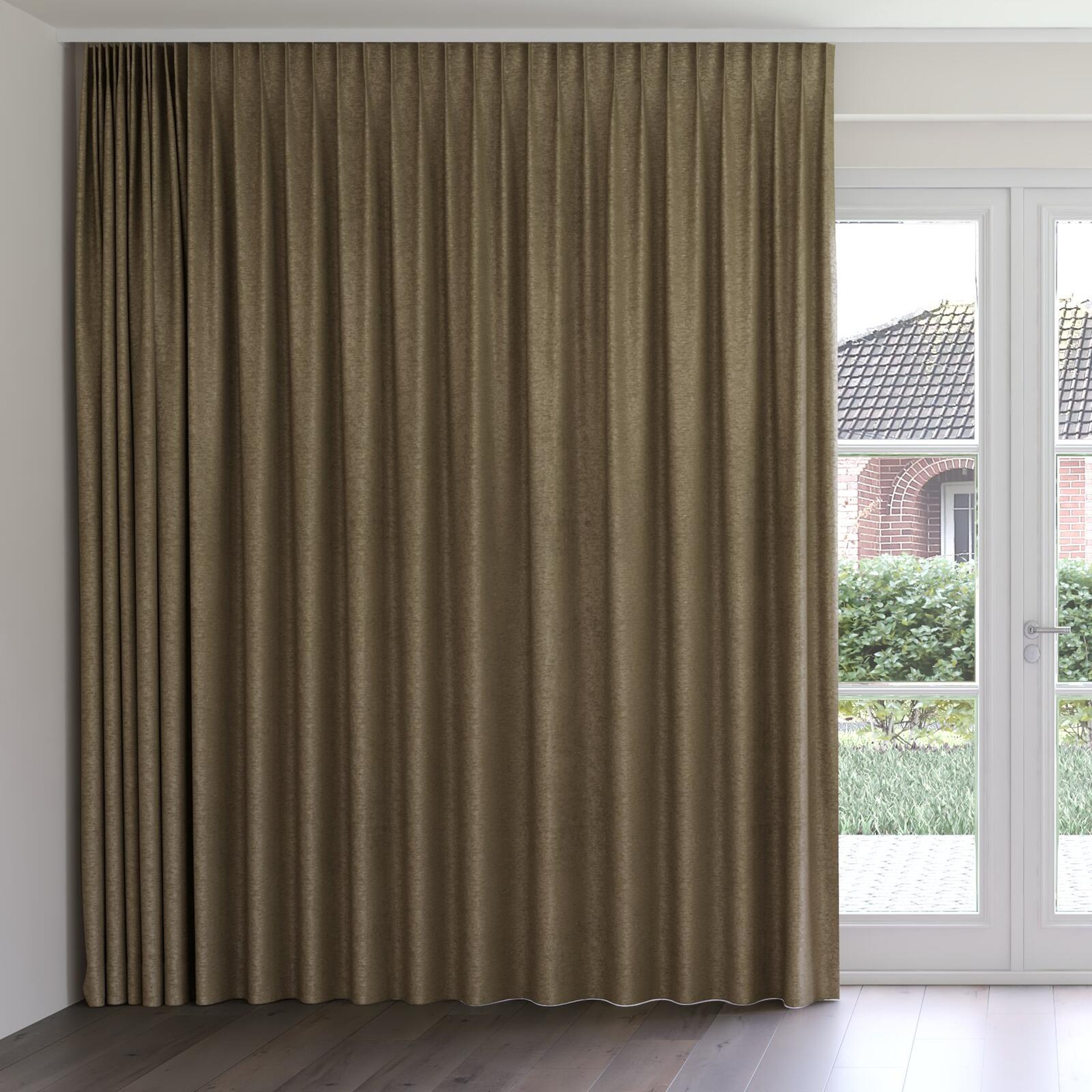 Front view of Lambada Toffee, on curtain rail