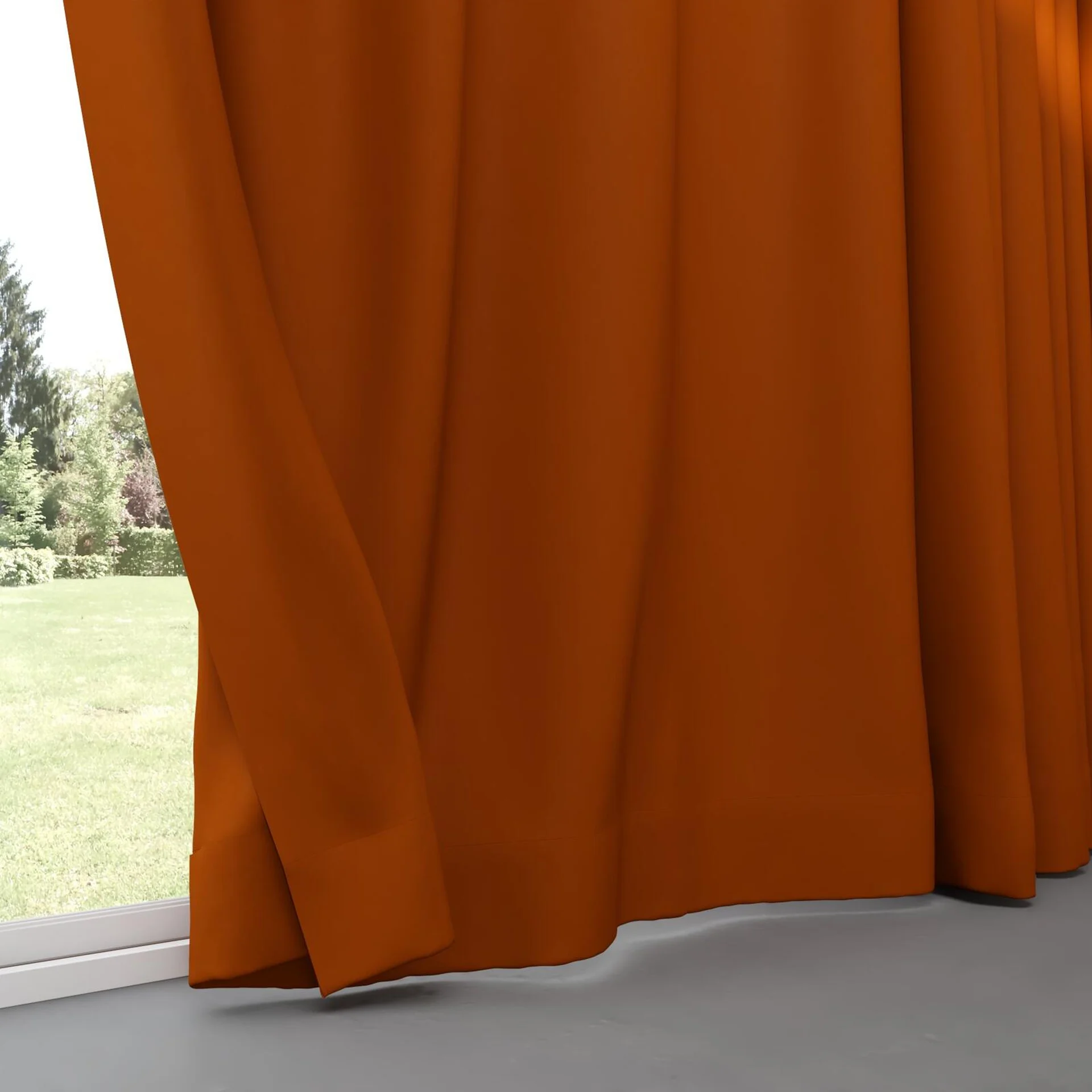 Bottom view of Vela Clementine, pinch pleat